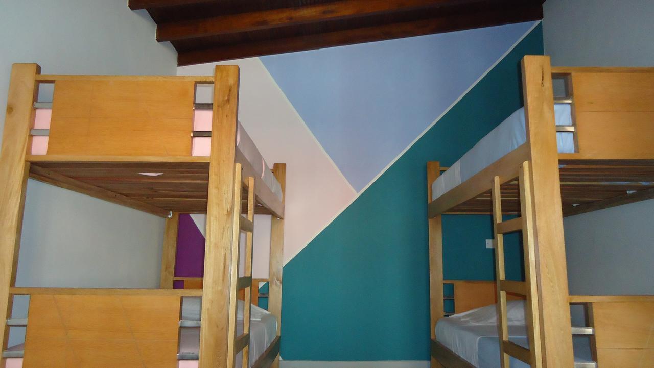 Iris Hostel Medellín Extérieur photo