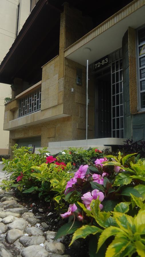 Iris Hostel Medellín Extérieur photo